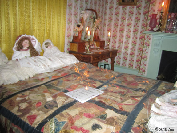 "Flames" on the bed in the Girls' room